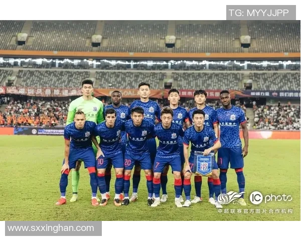 深圳足球队逆袭之路揭秘：从低谷到巅峰的奋斗与荣耀